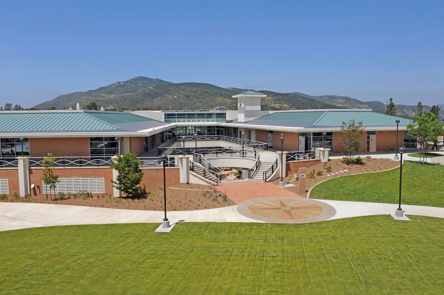 photo of building 34 at grossmont college